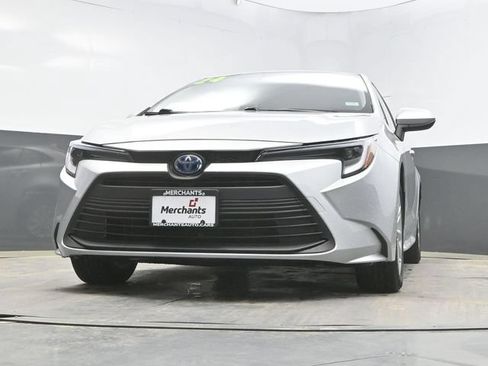Used 2024 Toyota Corolla LE w/ LE Convenience Package FWD image 34