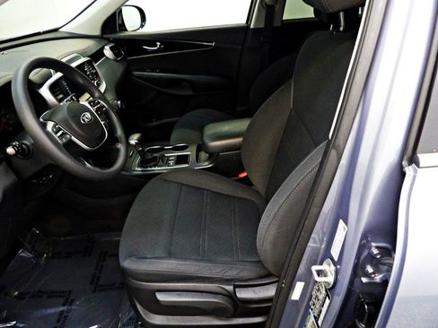 Used 2020 Kia Sorento LX FWD image 8