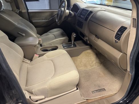 Used 2005 Nissan Frontier LE w/ (H03) Rockford Fosgate Pkg image 12