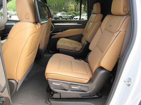 New 2026 Cadillac Escalade ESV Luxury image 38