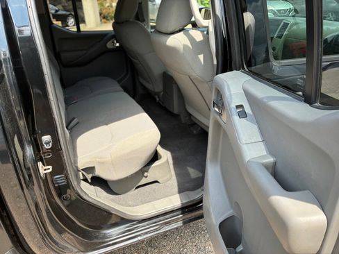 Used 2019 Nissan Frontier SV AWD/4WD image 19