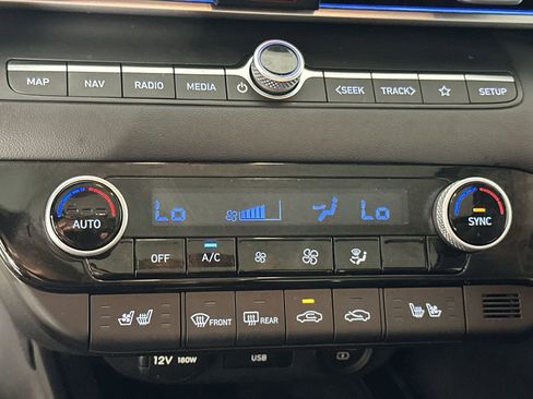 Used 2023 Hyundai Elantra Limited FWD image 19
