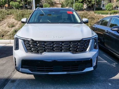 Certified 2024 Kia Sorento S w/ Panoramic Sunroof Package AWD/4WD image 5