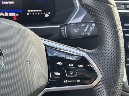 Certified 2024 Volkswagen Tiguan SE R-Line image 22