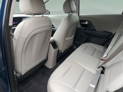 Used 2021 Kia Niro EX Premium image 7