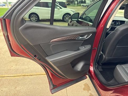 Used 2023 Buick Envision Avenir AWD/4WD image 17
