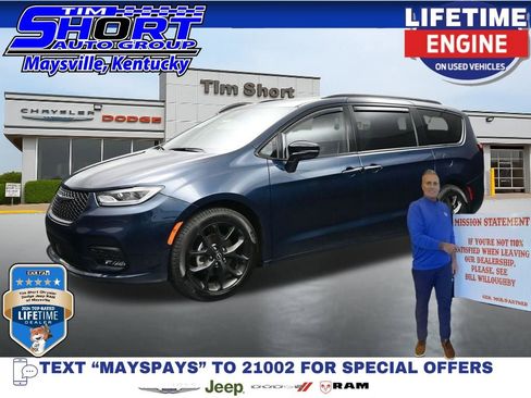 Used 2025 Chrysler Pacifica Limited FWD image 1