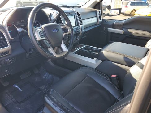 Used 2018 Ford F250 Lariat w/ Chrome Package image 21