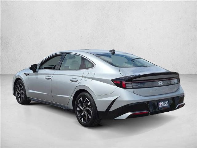 Used 2025 Hyundai Sonata SEL FWD image 7