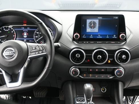 Used 2022 Nissan Sentra SV w/ Trunk Package image 13