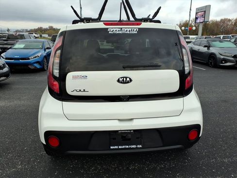 Used 2019 Kia Soul Base image 4