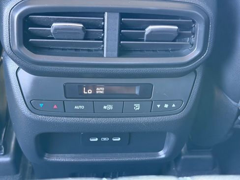 Used 2025 Honda Pilot EX-L image 31