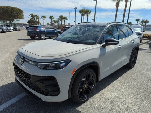 New 2026 Volkswagen Tiguan SE R-Line image 14