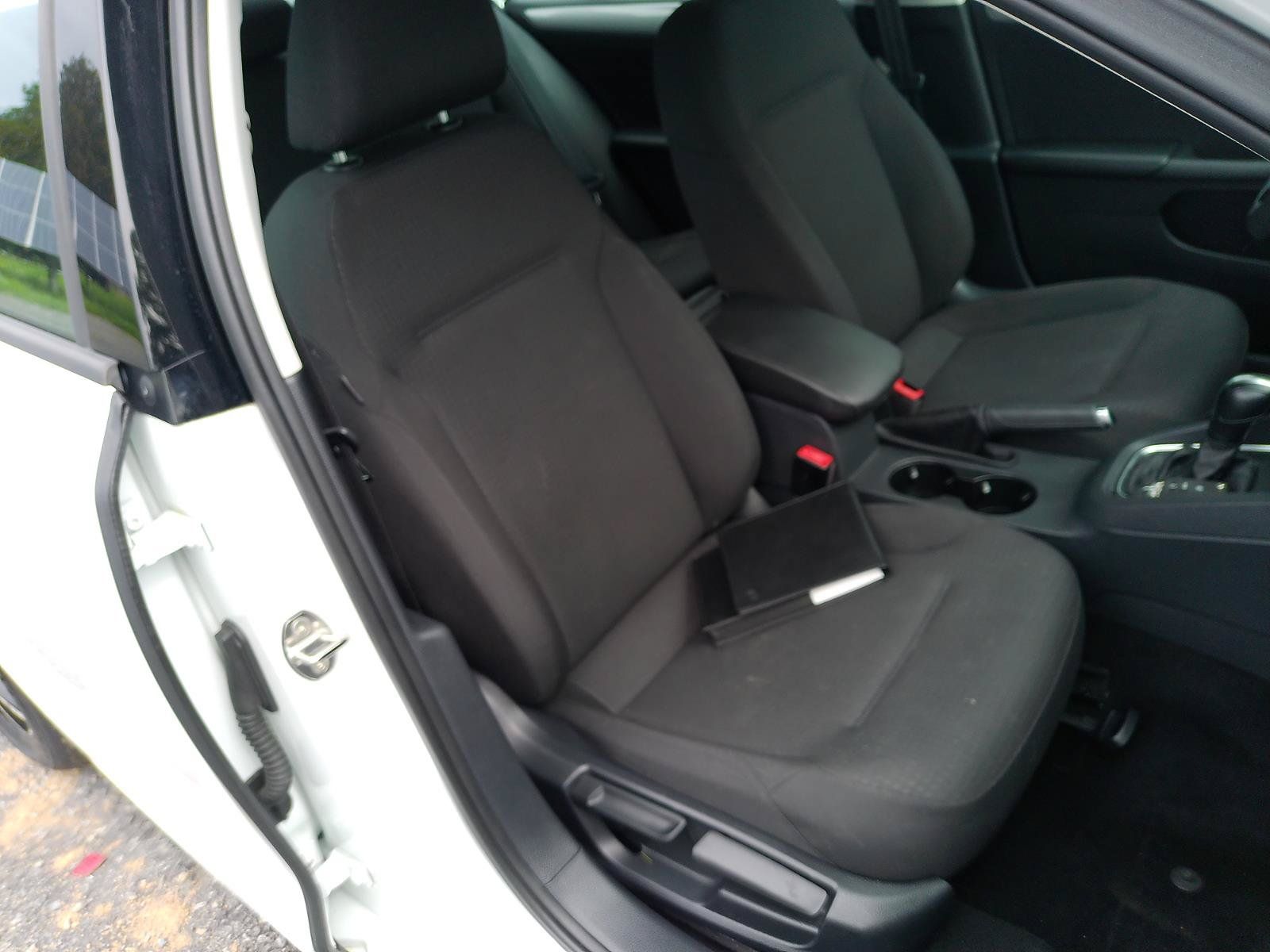 Used 2016 Volkswagen Jetta SE FWD image 33