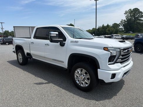 Used 2025 Chevrolet Silverado 3500 High Country w/ Technology Package AWD/4WD image 8