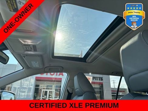 Used 2023 Toyota RAV4 XLE Premium image 12