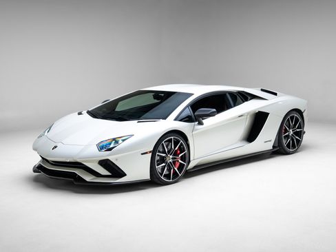 Used 2017 Lamborghini Aventador S image 6