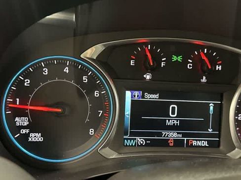 Used 2018 Chevrolet Traverse LT FWD image 16