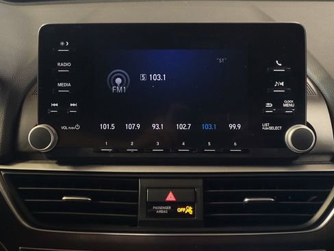 Used 2018 Honda Accord LX image 25
