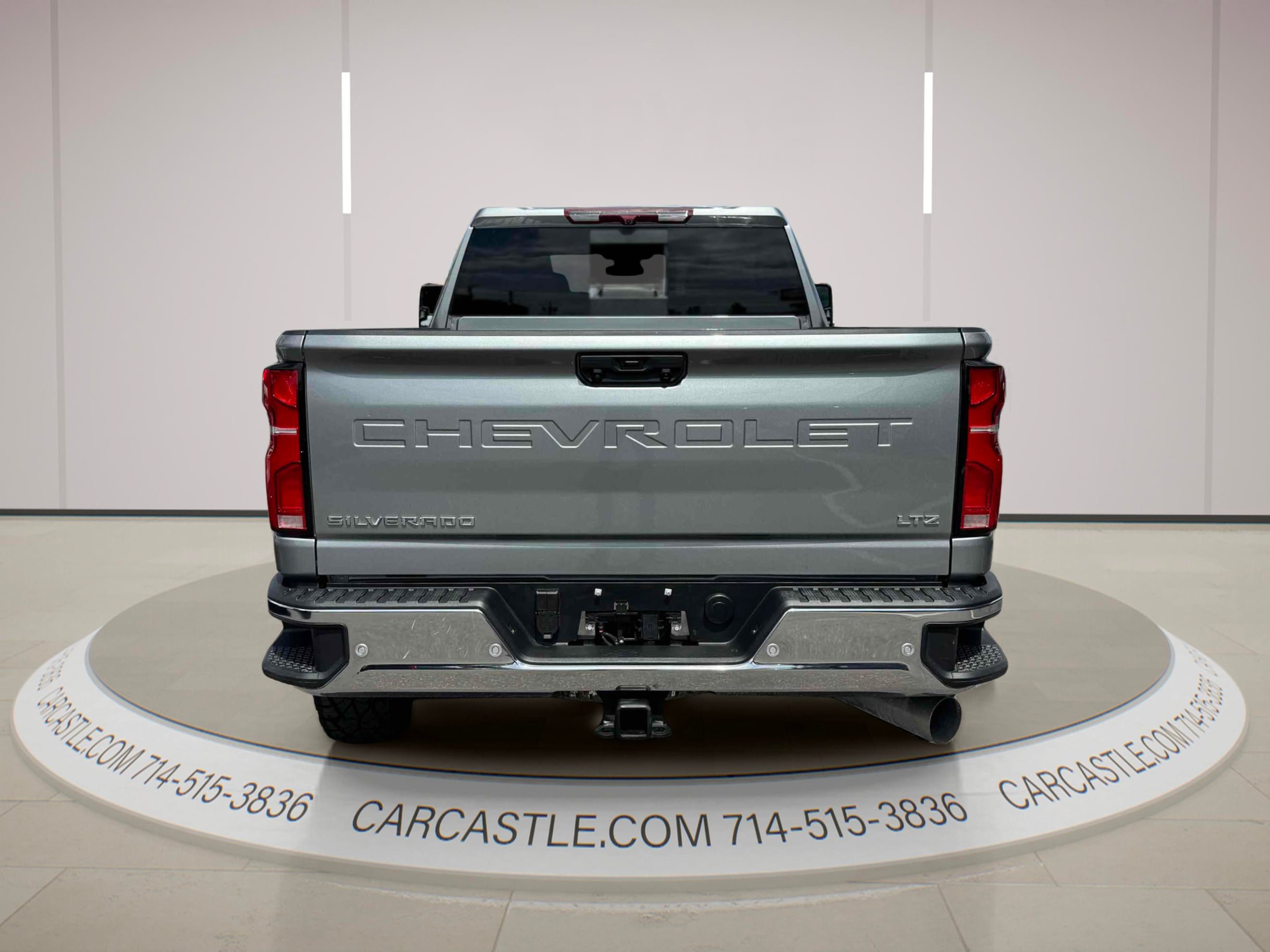 Used 2025 Chevrolet Silverado 2500 LTZ w/ LTZ Convenience Package AWD/4WD image 4