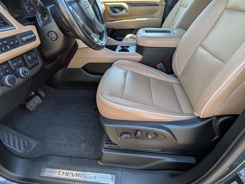 Used 2021 Chevrolet Tahoe Premier w/ Premium Package AWD/4WD image 12