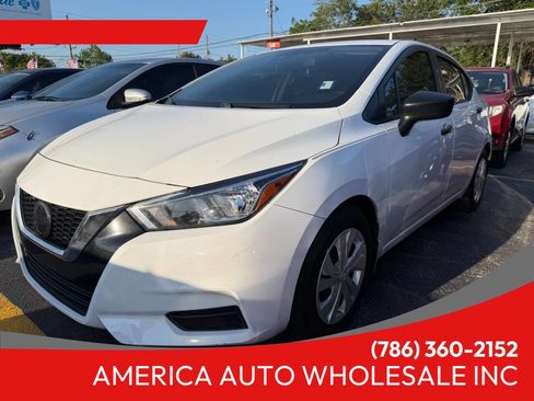 Used 2021 Nissan Versa S FWD image 1