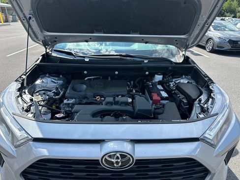 Used 2023 Toyota RAV4 XLE AWD/4WD image 11
