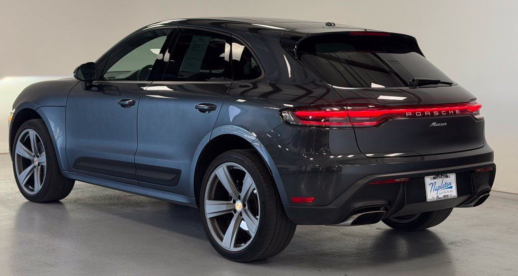 Used 2023 Porsche Macan AWD/4WD image 4
