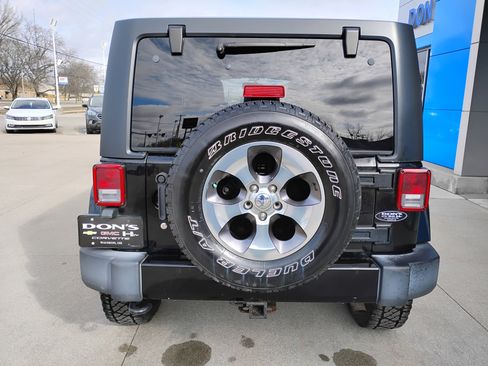 Used 2016 Jeep Wrangler Unlimited Sahara AWD/4WD image 30