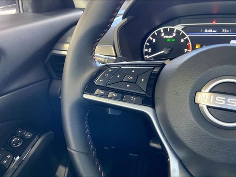 Used 2025 Nissan Altima 2.5 SR image 8