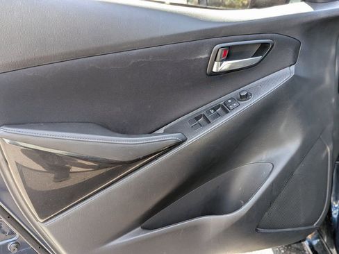 Used 2018 Toyota Yaris iA image 13