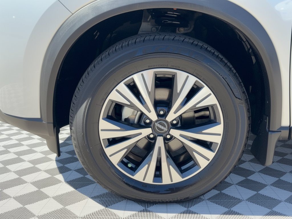 Used 2023 Nissan Rogue SV FWD image 13