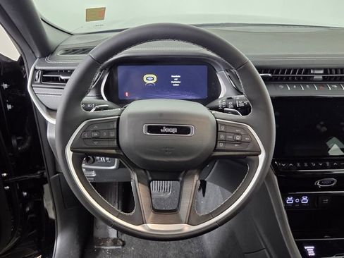 New 2026 Jeep Grand Cherokee Limited image 16