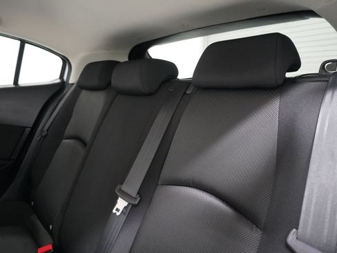 Used 2018 MAZDA MAZDA3 Sport FWD image 10