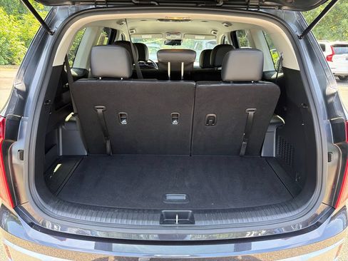 Used 2025 Kia Telluride LX FWD image 18