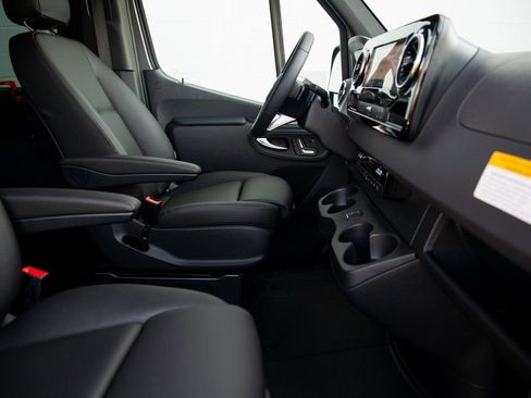 New 2025 Mercedes-Benz Sprinter 2500 image 15