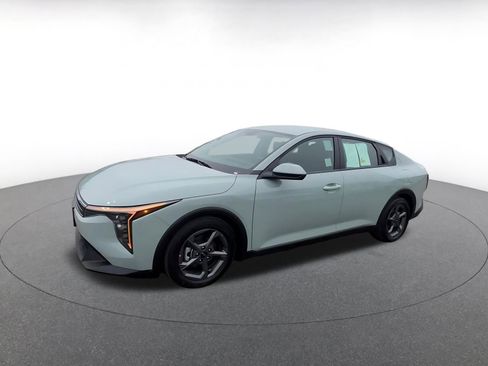 Used 2025 Kia K4 LXS image 8