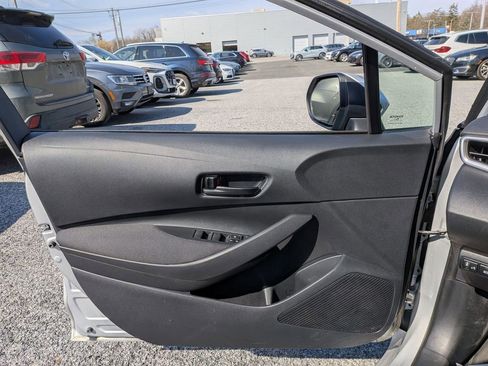 Used 2023 Toyota Corolla LE image 7