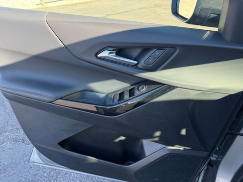 Used 2025 Chevrolet Equinox LT image 20