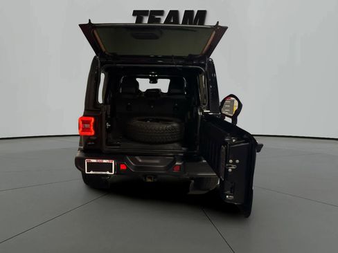 Used 2021 Jeep Wrangler Unlimited Sahara image 6