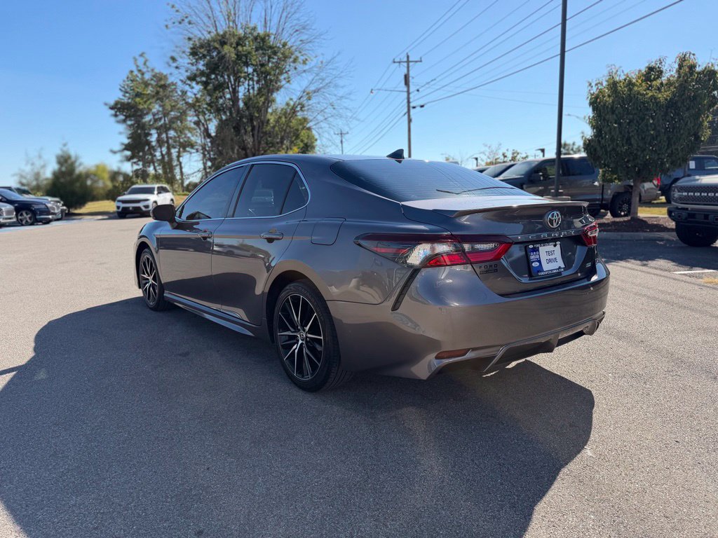 Used 2023 Toyota Camry SE FWD image 5