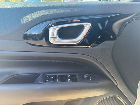 Used 2026 Jeep Compass Limited image 11