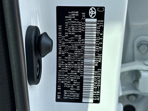 Used 2020 Toyota Corolla LE w/ Carpet Mat Package (TMS) image 26