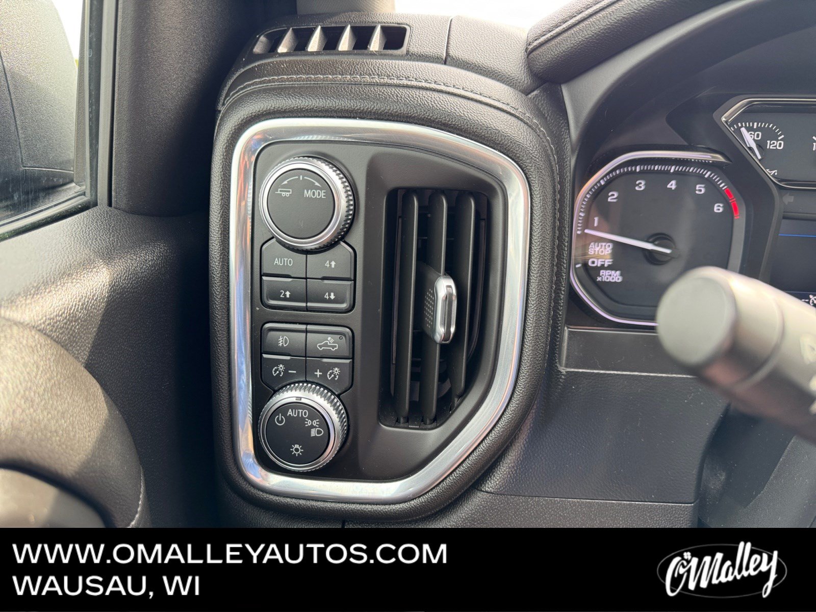 Used 2021 GMC Sierra 1500 Elevation w/ X31 Off-Road Package AWD/4WD image 18