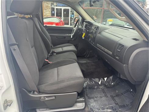 Used 2010 Chevrolet Silverado 1500 LT image 16