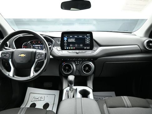 Used 2025 Chevrolet Blazer LT AWD/4WD image 12