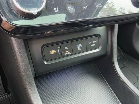 New 2025 Hyundai Tucson Limited image 32