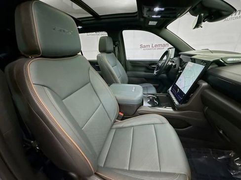 Used 2025 GMC Yukon AT4 w/ AT4 Premium Package image 32