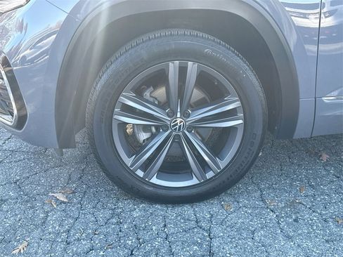 Used 2022 Volkswagen Atlas Cross Sport SEL R-Line image 19