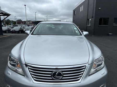 Used 2012 Lexus LS 460 AWD w/ Comfort Pkg image 24
